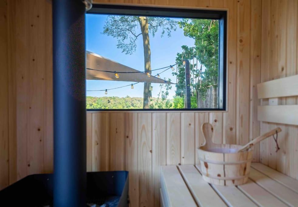 86, Bed & Outdoor Wellness - Sauna, Hottub, Icebath & Outdoor Shower Included! โอสเตอร์ไวก์ ภายนอก รูปภาพ